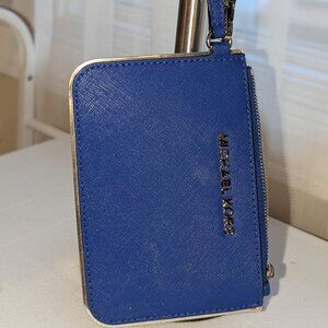 Michael Kors Jets Set Wristlet- like new